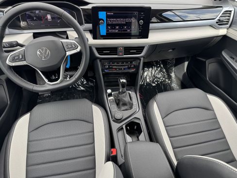 New 2025 Volkswagen Taos SEL image 14