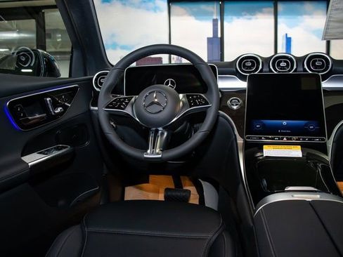 Used 2026 Mercedes-Benz GLC 300 4MATIC image 16