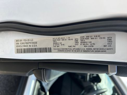 Used 2023 Jeep Grand Cherokee 4WD 4xe image 25