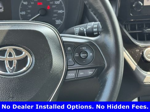 Used 2025 Toyota Corolla Cross LE FWD image 14