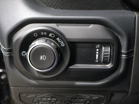 Used 2024 Jeep Wrangler Unlimited Rubicon w/ Convenience Group image 30