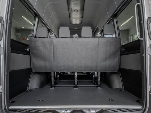 Used 2025 Mercedes-Benz Sprinter 2500 image 35