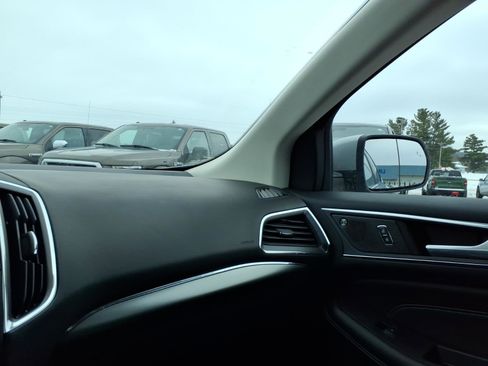 Used 2022 Ford Edge Titanium w/ Equipment Group 301A image 21