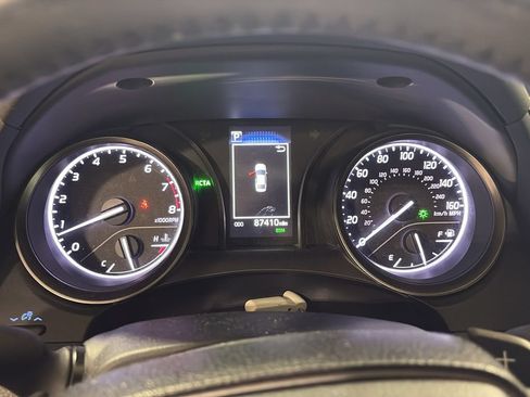 Used 2021 Toyota Camry SE w/ Convenience Package FWD image 13