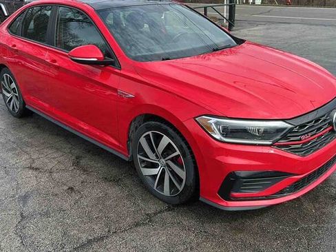 Used 2019 Volkswagen Jetta GLI image 3