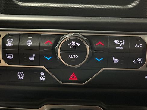 Used 2021 Jeep Wrangler Rubicon AWD/4WD image 17