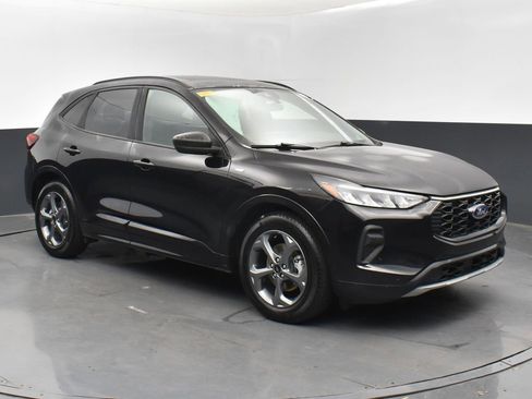Used 2023 Ford Escape ST-Line w/ Tech Pack #1 image 3