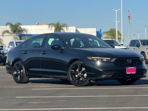 Used 2023 Honda Accord Sport image 2