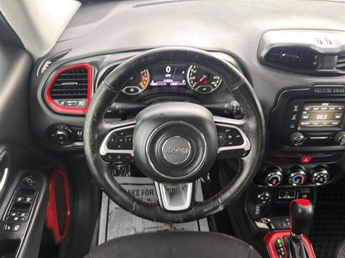 Used 2017 Jeep Renegade Trailhawk AWD/4WD image 20
