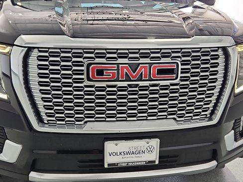 Used 2021 GMC Yukon Denali w/ Denali Ultimate Package AWD/4WD image 10