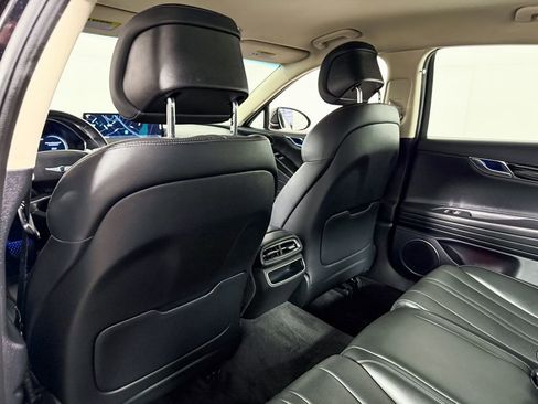 Used 2023 Genesis G80 2.5T image 44