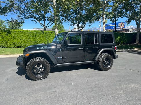 Used 2025 Jeep Wrangler Unlimited Sport S 4xe AWD/4WD image 2