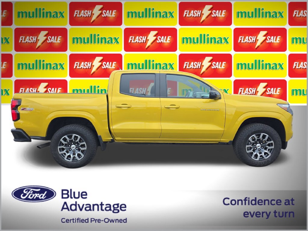 Used 2023 Chevrolet Colorado Z71 w/ Z71 Convenience Package 2 AWD/4WD image 2