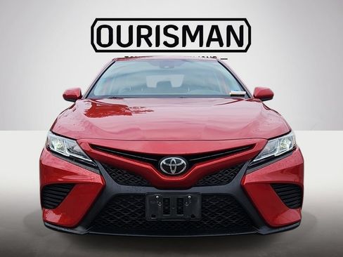Certified 2020 Toyota Camry SE w/ Carpet Mat Package FWD image 2