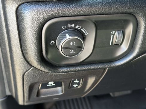 Used 2021 RAM 1500 Big Horn AWD/4WD image 5