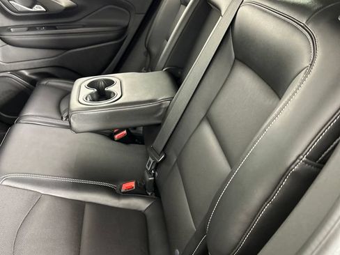 Used 2024 GMC Terrain SLT AWD/4WD image 17