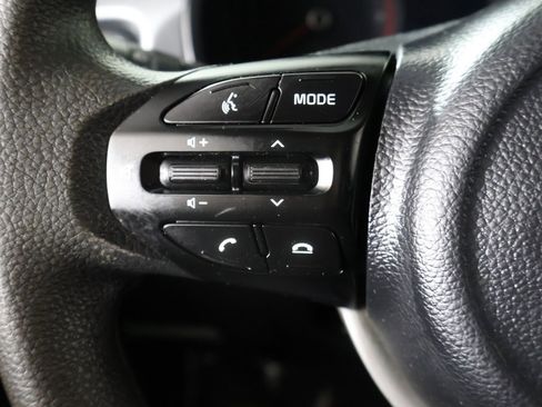 Used 2023 Kia Rio LX image 31