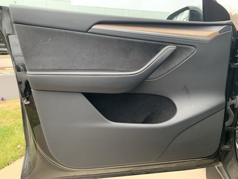 Used 2023 Tesla Model Y Long Range image 14