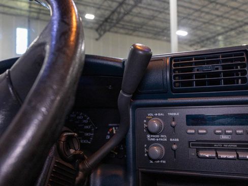 Used 1995 Chevrolet S10 Pickup LS RWD image 11