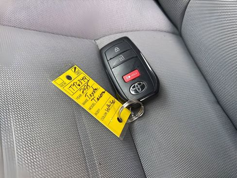 Used 2025 Toyota Tacoma TRD Off-Road image 35