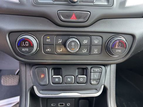 Used 2019 GMC Terrain SLE w/ Driver Convenience Package image 21