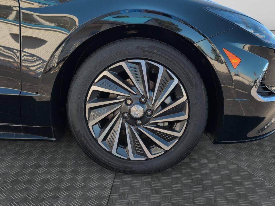 Used 2023 Hyundai Sonata Limited w/ Cargo Package FWD image 25