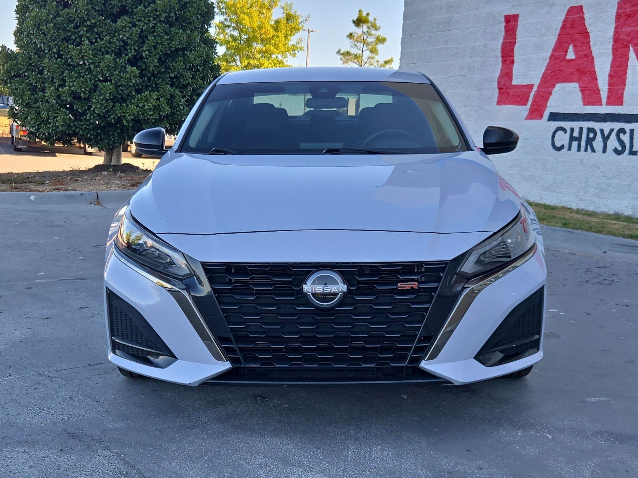 Used 2025 Nissan Altima 2.5 SR AWD/4WD image 2