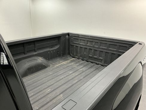 Used 2017 GMC Canyon SLE w/ SLE Convenience Package AWD/4WD image 25