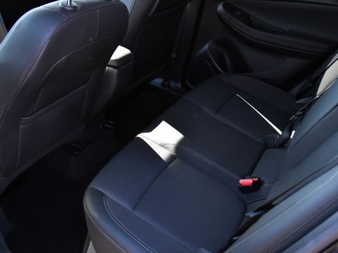 Used 2023 Buick Encore GX Select w/ Sport Touring Package image 33