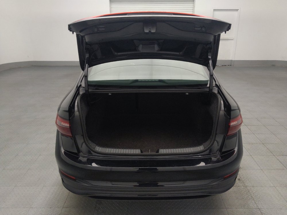 Used 2025 Volkswagen Jetta SE FWD image 29