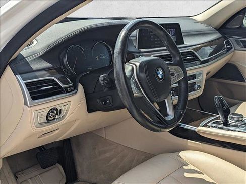 Used 2018 BMW 740i 740i image 10