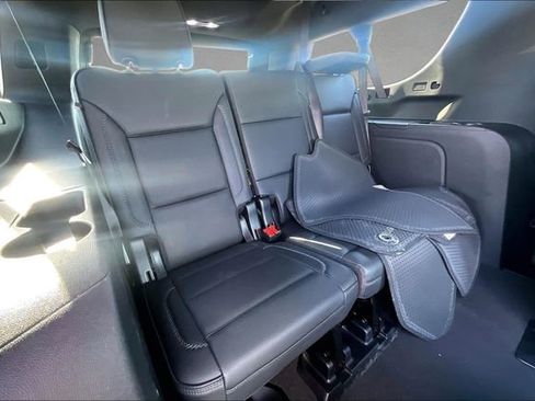 Used 2025 GMC Yukon XL Denali AWD/4WD image 28