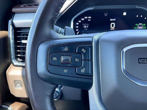 Used 2022 GMC Sierra 1500 Denali w/ Technology Package AWD/4WD image 18