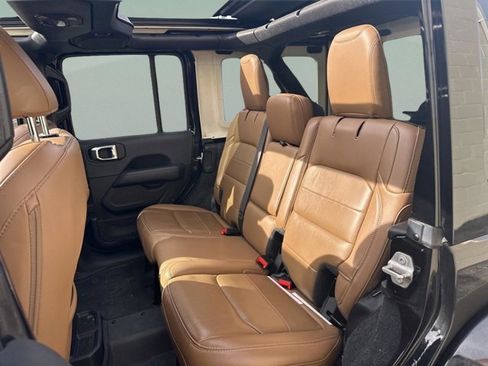 Certified 2022 Jeep Wrangler Unlimited Sahara w/ Cold Weather Group image 18