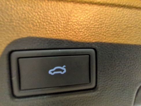 Used 2024 Volkswagen Atlas Cross Sport SEL R-Line image 30