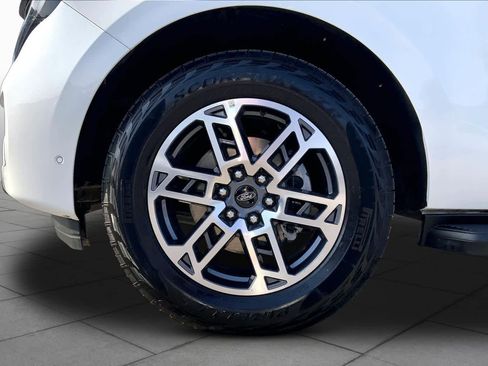 Used 2025 Ford Expedition Active AWD/4WD image 11