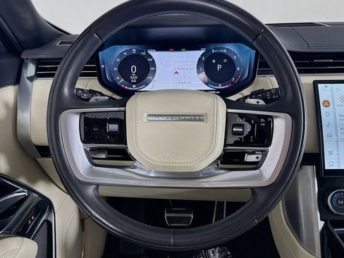Used 2023 Land Rover Range Rover Long Wheelbase SE image 18