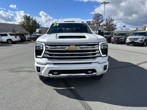 Used 2024 Chevrolet Silverado 3500 High Country w/ Technology Package image 2