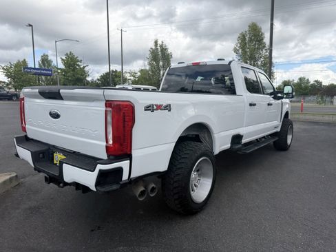 Used 2024 Ford F350 XLT AWD/4WD image 4