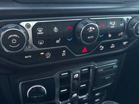 Used 2021 Jeep Wrangler Unlimited Rubicon AWD/4WD image 19