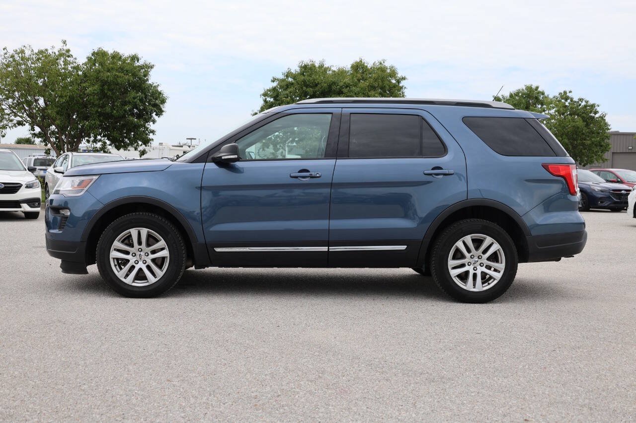 Used 2019 Ford Explorer XLT w/ Equipment Group 202A AWD/4WD image 8