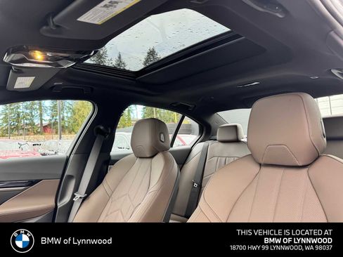 New 2026 BMW i5 eDrive40 w/ M Sport Package AWD/4WD image 21