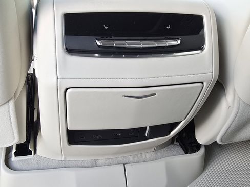 New 2026 Cadillac Escalade ESV Platinum Sport w/ LPO, ONYX Package image 19