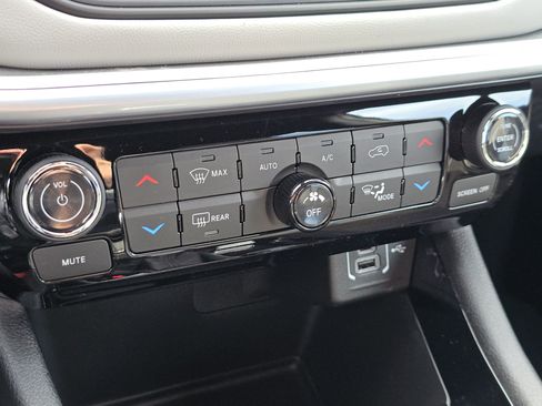 New 2026 Jeep Compass Limited AWD/4WD image 31