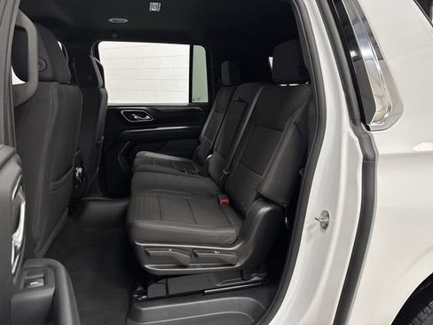 Used 2024 GMC Yukon XL SLE image 27