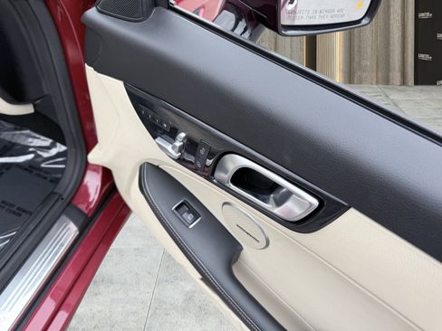 Used 2020 Mercedes-Benz SLC 300 SLC 300 w/ Premium Package image 35