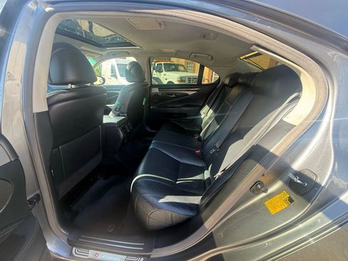 Used 2014 Lexus LS 460 AWD image 31