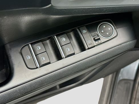 Used 2025 Kia Soul LX w/ LX Technology Package FWD image 15