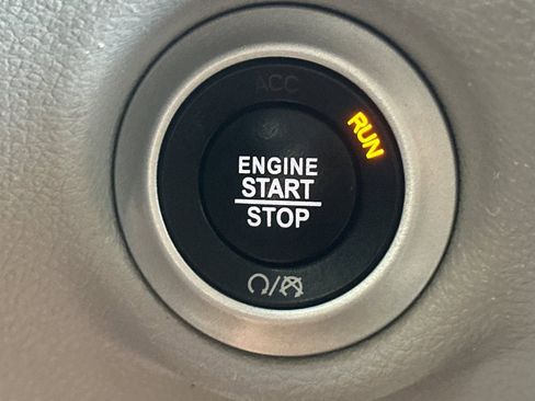Used 2023 Chrysler Pacifica Touring-L FWD image 35