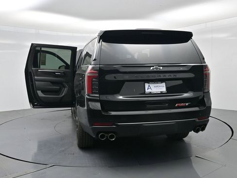 Used 2025 Chevrolet Suburban RST image 27